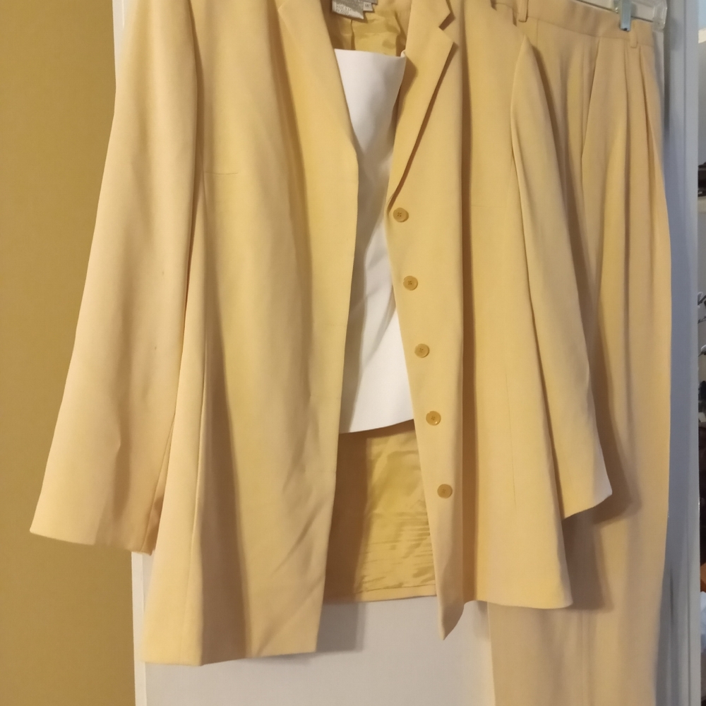 Worth Petite, 14, Ivory Pant Suit
